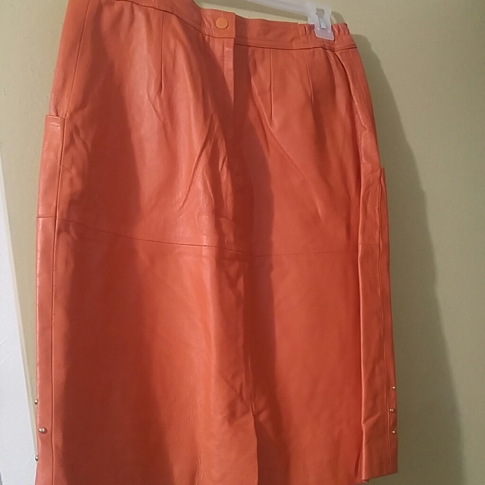 Orange leather skirt - Picture 2 of 2